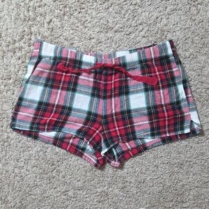 Old Navy Flannel Red and Black Plaid Shorts, Size Large